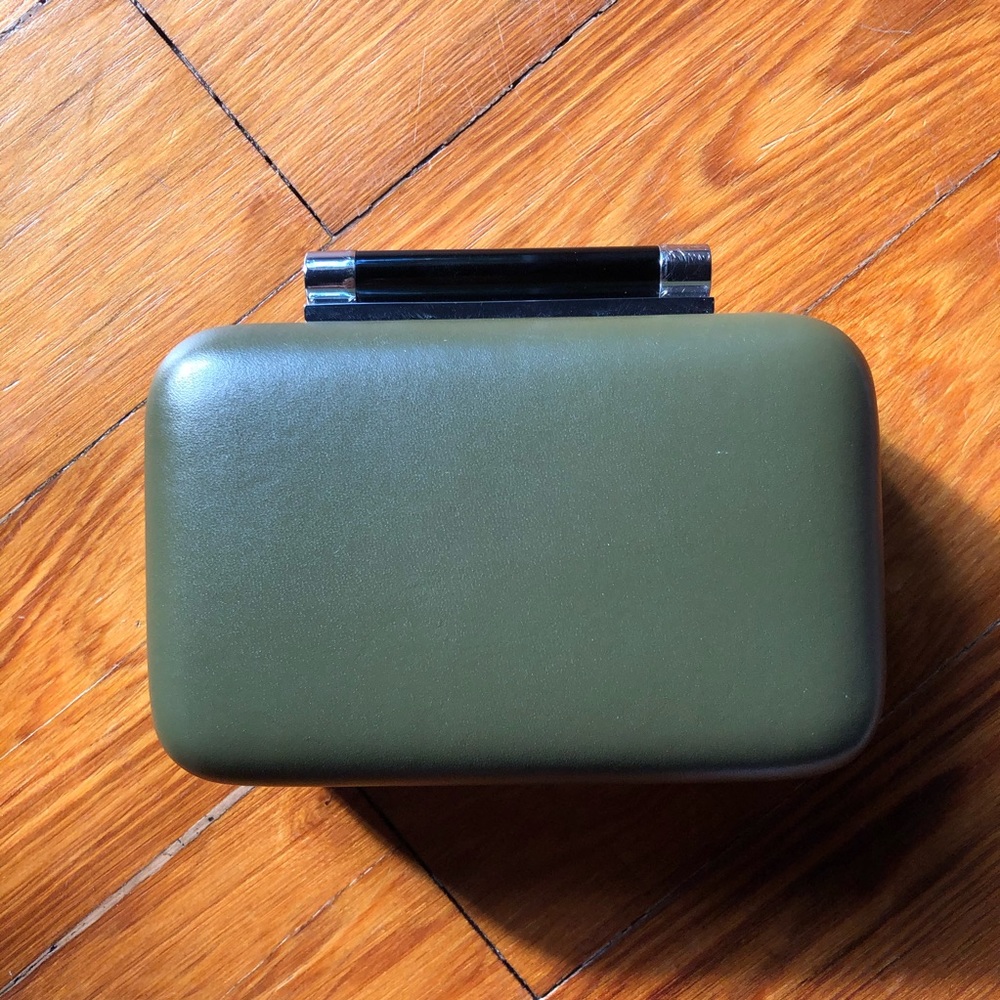 Diane Von Furstenberg • Olive Green + Gold Clutch